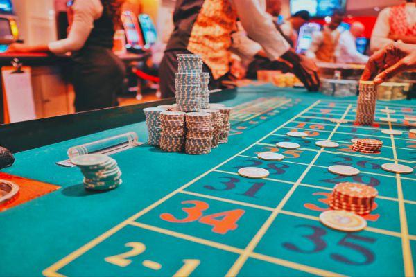 Khám phá trang web casino trực tuyến uy tín và hấp dẫn nhất năm 2024